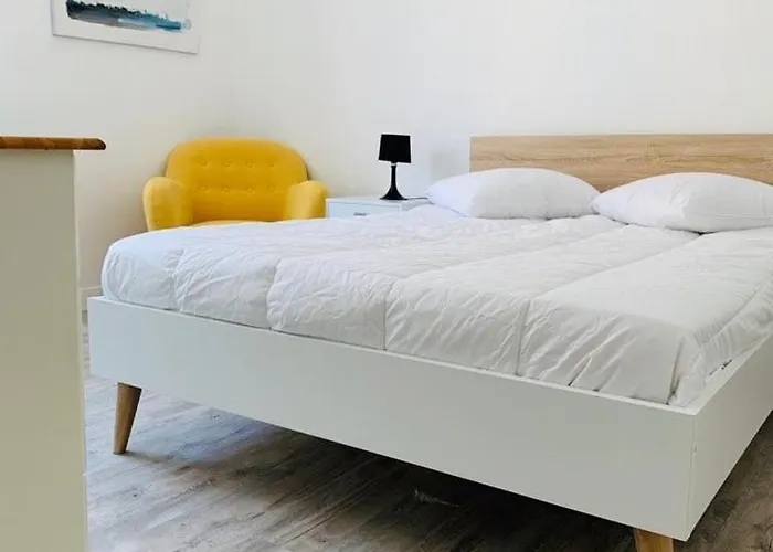 - - Cœur Historique Appartement *